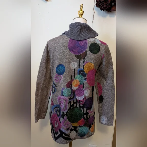 Trisha Tyler Colorful Abstract Patterned Women's Sweater - Picture 2 of 6